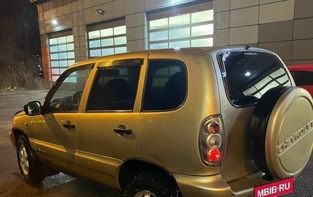Chevrolet Niva I рестайлинг, 2004 год, 240 000 рублей, 3 фотография