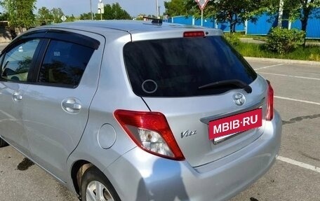 Toyota Vitz, 2012 год, 715 000 рублей, 3 фотография