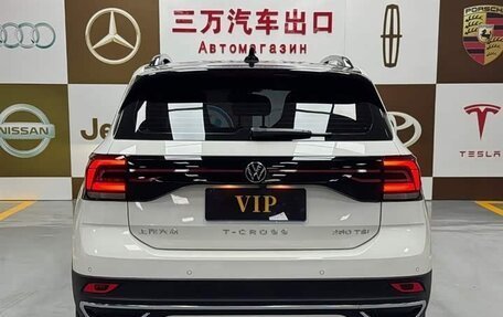 Volkswagen T-Cross I, 2022 год, 1 600 000 рублей, 3 фотография