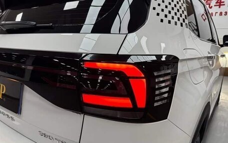 Volkswagen T-Cross I, 2022 год, 1 600 000 рублей, 6 фотография