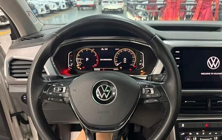 Volkswagen T-Cross I, 2022 год, 1 600 000 рублей, 13 фотография