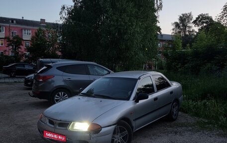 Mitsubishi Carisma I, 1998 год, 150 000 рублей, 1 фотография