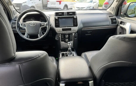 Toyota Land Cruiser Prado 150 рестайлинг 2, 2017 год, 4 400 000 рублей, 10 фотография