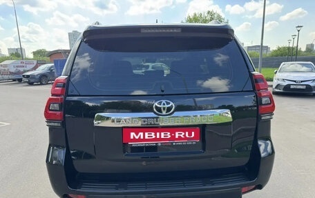 Toyota Land Cruiser Prado 150 рестайлинг 2, 2017 год, 4 400 000 рублей, 6 фотография