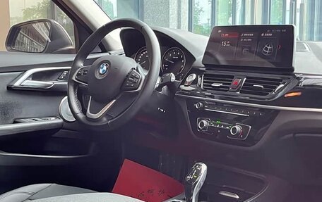 BMW 1 серия, 2022 год, 1 350 000 рублей, 9 фотография