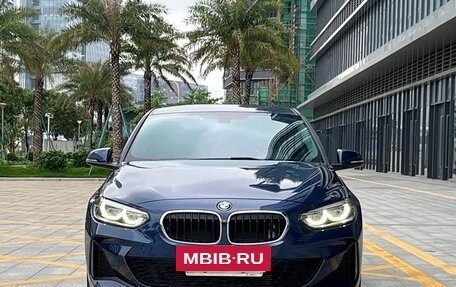 BMW 1 серия, 2022 год, 1 350 000 рублей, 5 фотография