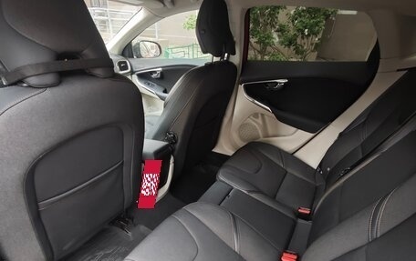 Volvo V40 II рестайлинг, 2014 год, 1 100 000 рублей, 8 фотография