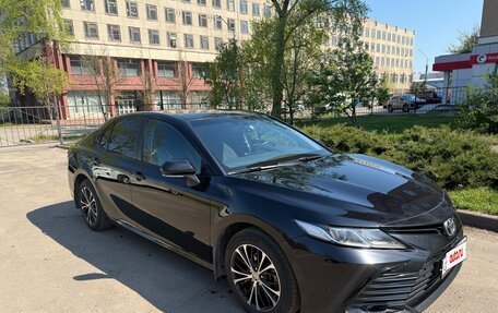 Toyota Camry, 2021 год, 2 750 000 рублей, 2 фотография