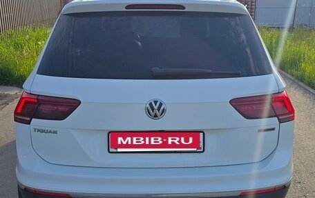 Volkswagen Tiguan II, 2018 год, 2 650 000 рублей, 2 фотография