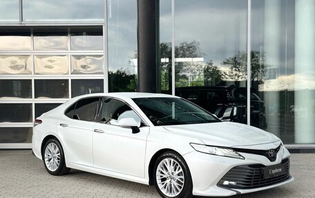 Toyota Camry, 2020 год, 3 300 000 рублей, 5 фотография