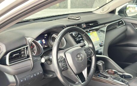 Toyota Camry, 2020 год, 3 300 000 рублей, 13 фотография