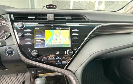 Toyota Camry, 2020 год, 3 300 000 рублей, 10 фотография