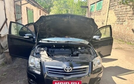 Toyota Avensis III рестайлинг, 2006 год, 800 000 рублей, 1 фотография