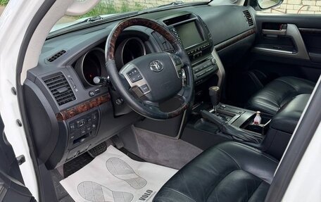 Toyota Land Cruiser 200, 2011 год, 2 900 000 рублей, 6 фотография