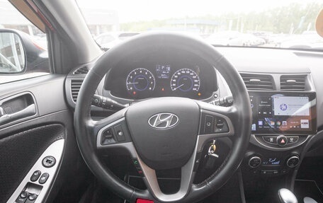 Hyundai Solaris II рестайлинг, 2015 год, 929 000 рублей, 17 фотография