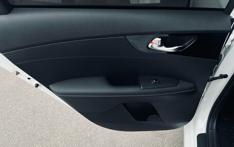 KIA Cerato IV, 2022 год, 2 420 000 рублей, 21 фотография
