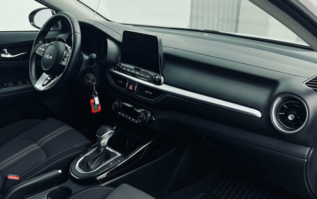KIA Cerato IV, 2022 год, 2 420 000 рублей, 26 фотография