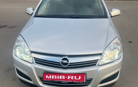 Opel Astra H, 2010 год, 850 000 рублей, 1 фотография