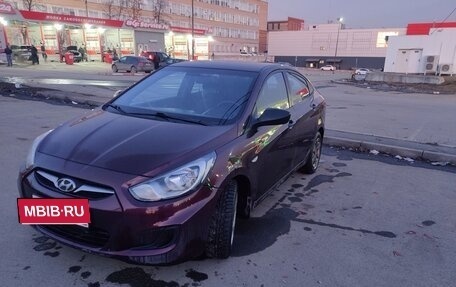Hyundai Solaris II рестайлинг, 2011 год, 700 000 рублей, 1 фотография