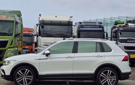 Volkswagen Tiguan II, 2021 год, 2 295 000 рублей, 4 фотография