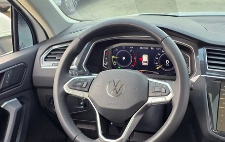 Volkswagen Tiguan II, 2021 год, 2 295 000 рублей, 8 фотография
