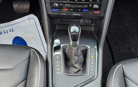 Volkswagen Tiguan II, 2021 год, 2 295 000 рублей, 12 фотография
