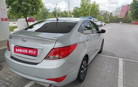 Hyundai Solaris II рестайлинг, 2015 год, 1 200 000 рублей, 2 фотография