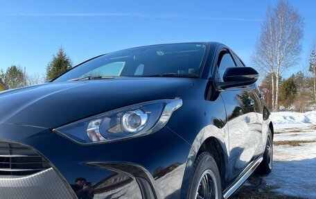 Toyota Yaris, 2021 год, 1 470 000 рублей, 5 фотография