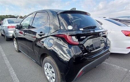 Toyota Yaris, 2021 год, 1 470 000 рублей, 10 фотография