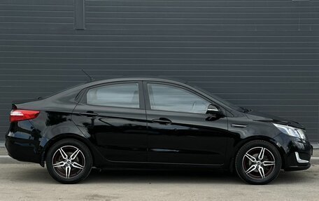KIA Rio III рестайлинг, 2013 год, 880 000 рублей, 10 фотография