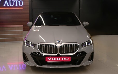 BMW 5 серия, 2024 год, 7 950 000 рублей, 2 фотография