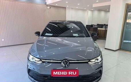 Volkswagen Golf VIII, 2023 год, 2 000 000 рублей, 2 фотография