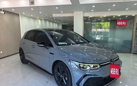 Volkswagen Golf VIII, 2023 год, 2 000 000 рублей, 3 фотография