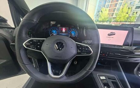 Volkswagen Golf VIII, 2023 год, 2 000 000 рублей, 12 фотография