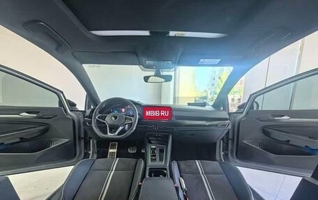 Volkswagen Golf VIII, 2023 год, 2 000 000 рублей, 10 фотография
