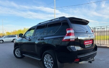 Toyota Land Cruiser Prado 150 рестайлинг 2, 2015 год, 3 990 000 рублей, 2 фотография