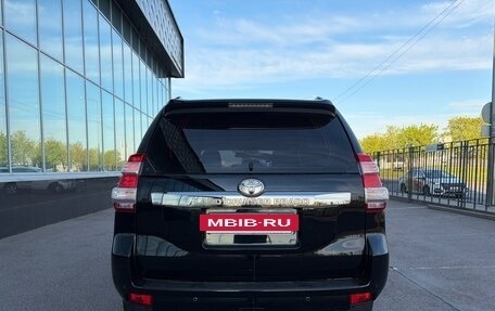 Toyota Land Cruiser Prado 150 рестайлинг 2, 2015 год, 3 990 000 рублей, 6 фотография