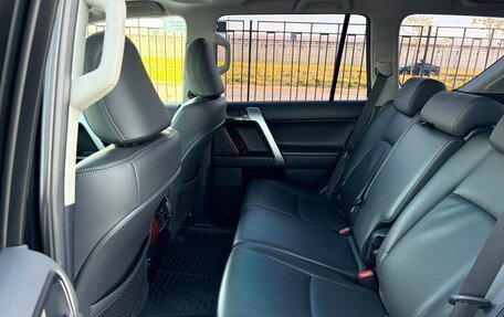 Toyota Land Cruiser Prado 150 рестайлинг 2, 2015 год, 3 990 000 рублей, 19 фотография