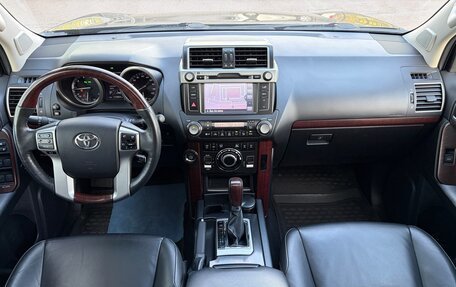 Toyota Land Cruiser Prado 150 рестайлинг 2, 2015 год, 3 990 000 рублей, 25 фотография