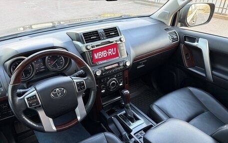 Toyota Land Cruiser Prado 150 рестайлинг 2, 2015 год, 3 990 000 рублей, 24 фотография