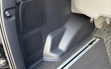 Toyota Land Cruiser Prado 150 рестайлинг 2, 2015 год, 3 990 000 рублей, 34 фотография