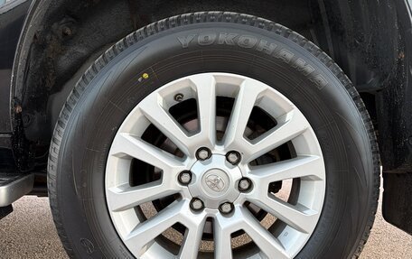 Toyota Land Cruiser Prado 150 рестайлинг 2, 2015 год, 3 990 000 рублей, 39 фотография