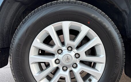 Toyota Land Cruiser Prado 150 рестайлинг 2, 2015 год, 3 990 000 рублей, 38 фотография