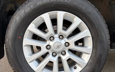 Toyota Land Cruiser Prado 150 рестайлинг 2, 2015 год, 3 990 000 рублей, 37 фотография