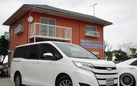 Toyota Noah III, 2021 год, 2 020 000 рублей, 2 фотография