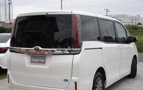 Toyota Noah III, 2021 год, 2 020 000 рублей, 3 фотография