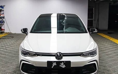 Volkswagen Golf VIII, 2023 год, 1 980 000 рублей, 2 фотография