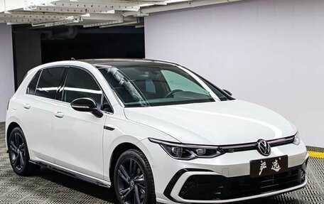 Volkswagen Golf VIII, 2023 год, 1 980 000 рублей, 3 фотография
