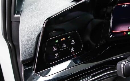 Volkswagen Golf VIII, 2023 год, 1 980 000 рублей, 14 фотография