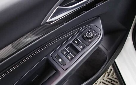 Volkswagen Golf VIII, 2023 год, 1 980 000 рублей, 17 фотография